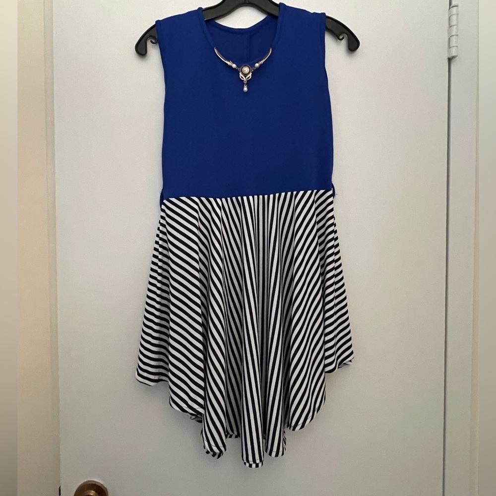 Juniors Small Blue Black and White Flowy Dress